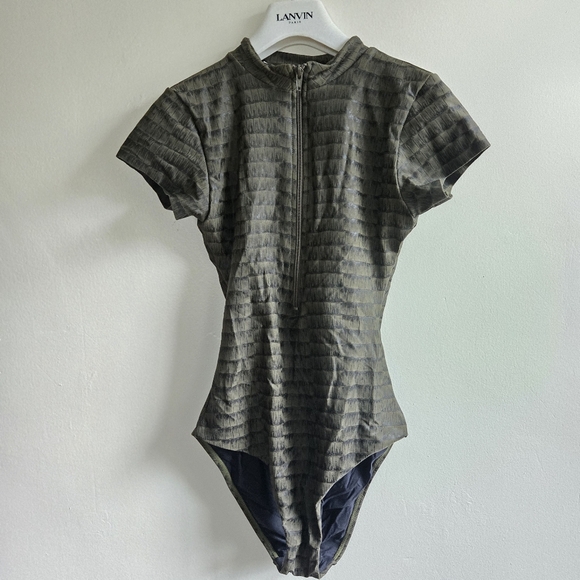 New PQ Swim Women Carbon Croc Print Hailee 1 Pc Swimsuit NWT Small - Picture 7 of 10